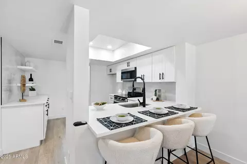 Kitchen - 815 E Grovers Ave #17, Phoenix, AZ 85022 photo 4 of 4