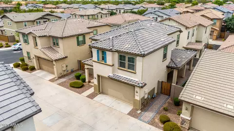 View/Area - 1555 S Loren Ln, Gilbert, AZ 85296 photo 4 of 9