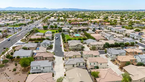 View/Area - 1555 S Loren Ln, Gilbert, AZ 85296 photo 8 of 9