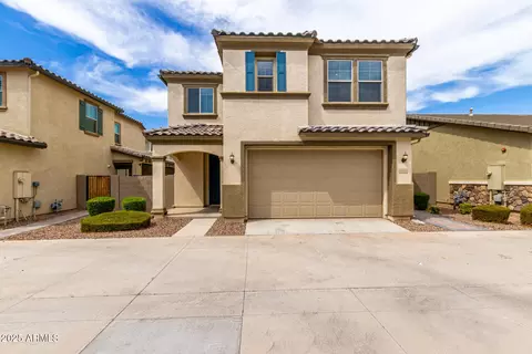 Exterior - 1555 S Loren Ln, Gilbert, AZ 85296 photo 4 of 18