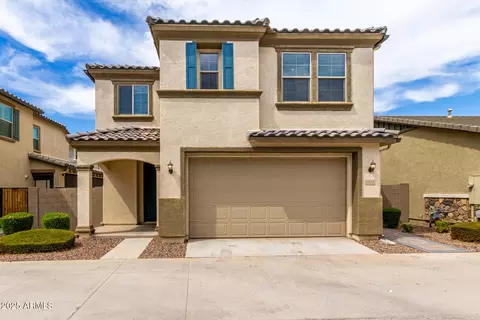 Exterior - 1555 S Loren Ln, Gilbert, AZ 85296 photo 5 of 18