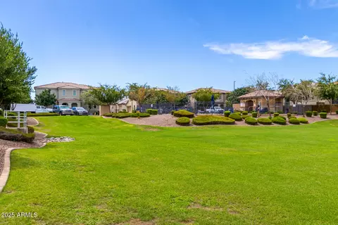 Exterior - 1555 S Loren Ln, Gilbert, AZ 85296 photo 12 of 18