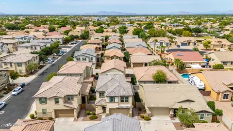 View/Area - 1555 S Loren Ln, Gilbert, AZ 85296 photo 3 of 9