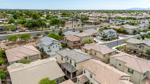 View/Area - 1555 S Loren Ln, Gilbert, AZ 85296 photo 7 of 9