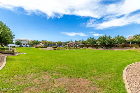 Exterior - 1555 S Loren Ln, Gilbert, AZ 85296 photo 11 of 18