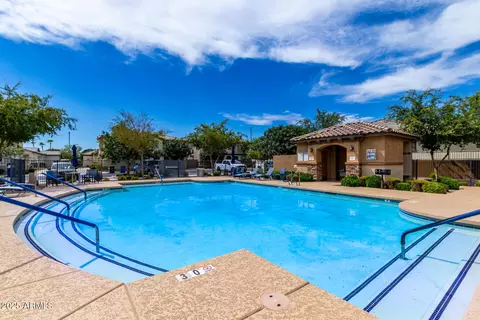 Exterior - 1555 S Loren Ln, Gilbert, AZ 85296 photo 17 of 18