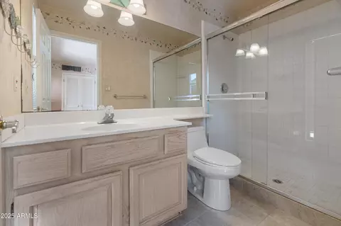 Bath - 560 W Montebello Ave, Phoenix, AZ 85013 photo 6 of 6