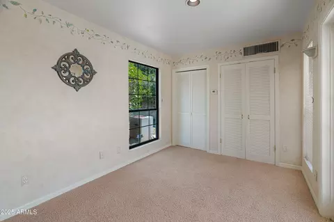 Bedroom - 560 W Montebello Ave, Phoenix, AZ 85013 photo 6 of 7