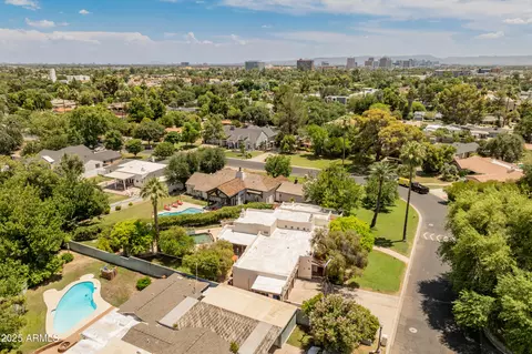 View/Area - 560 W Montebello Ave, Phoenix, AZ 85013 photo 4 of 5