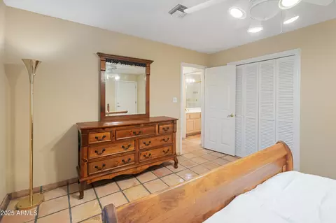 Bedroom - 560 W Montebello Ave, Phoenix, AZ 85013 photo 4 of 7