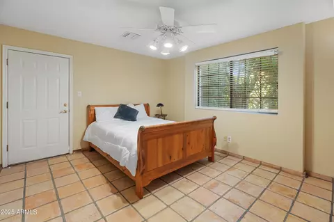 Bedroom - 560 W Montebello Ave, Phoenix, AZ 85013 photo 3 of 7