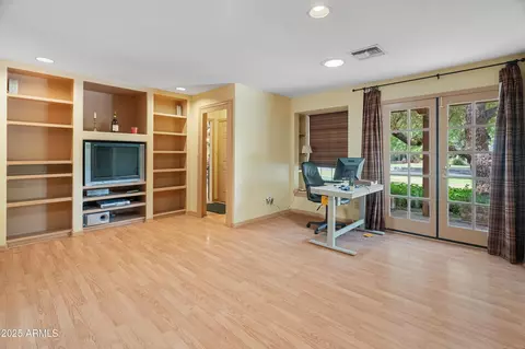Living - 560 W Montebello Ave, Phoenix, AZ 85013 photo 4 of 4