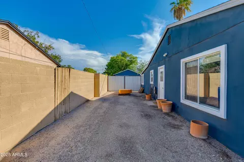Exterior - 1221 E Oregon Ave, Phoenix, AZ 85014 photo 3 of 3
