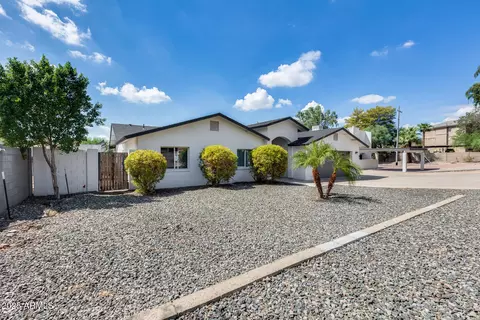 Exterior - 1809 E Ronald Rd, Phoenix, AZ 85022 photo 2 of 6