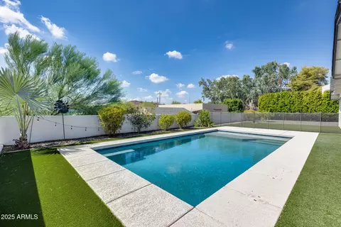 Exterior - 1809 E Ronald Rd, Phoenix, AZ 85022 photo 5 of 6