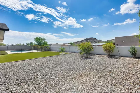 Exterior - 1809 E Ronald Rd, Phoenix, AZ 85022 photo 4 of 6
