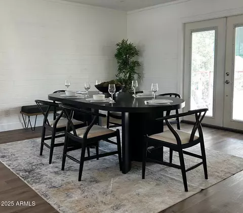 Dining - 3737 E Turney Ave #207, Phoenix, AZ 85018 photo 1 of 1