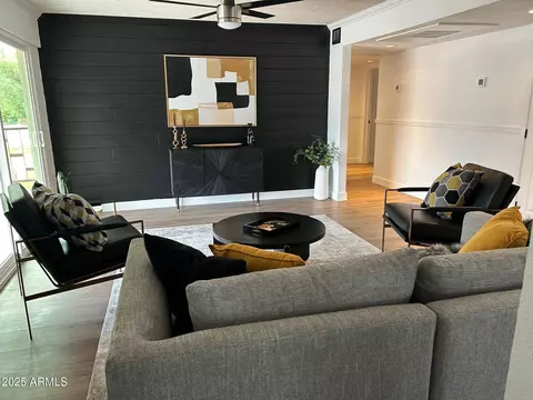 Living - 3737 E Turney Ave #207, Phoenix, AZ 85018 photo 3 of 4