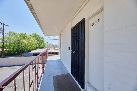 Exterior - 3737 E Turney Ave #207, Phoenix, AZ 85018 photo 1 of 4
