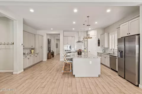 Kitchen - 6608 E Libby St, Phoenix, AZ 85054 photo 2 of 4