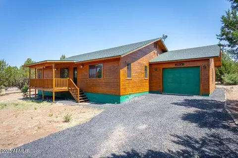 3244 Outlaw Trl, Overgaard, AZ 85933