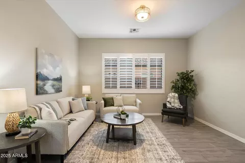 Living - 3014 E Desert Ln, Phoenix, AZ 85042 photo 4 of 5
