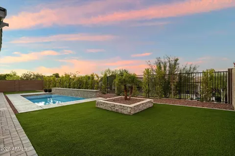 Exterior - 3014 E Desert Ln, Phoenix, AZ 85042 photo 11 of 13