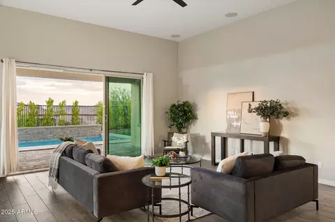 Living - 3014 E Desert Ln, Phoenix, AZ 85042 photo 3 of 5