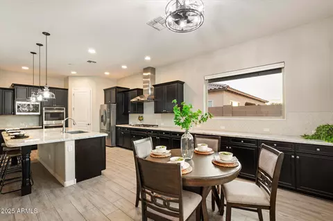Kitchen - 3014 E Desert Ln, Phoenix, AZ 85042 photo 5 of 5