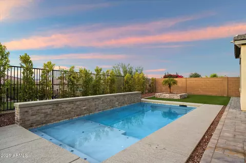 Exterior - 3014 E Desert Ln, Phoenix, AZ 85042 photo 6 of 13