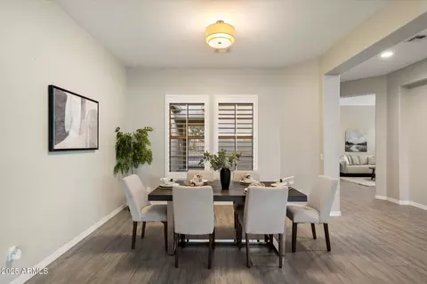 Dining - 3014 E Desert Ln, Phoenix, AZ 85042 photo 1 of 4
