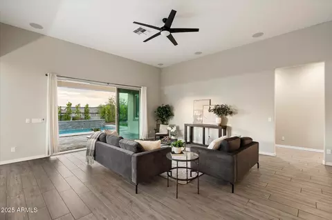 Living - 3014 E Desert Ln, Phoenix, AZ 85042 photo 1 of 5