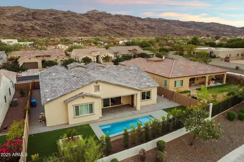 Exterior - 3014 E Desert Ln, Phoenix, AZ 85042 photo 1 of 13