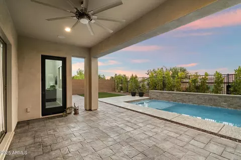 Exterior - 3014 E Desert Ln, Phoenix, AZ 85042 photo 4 of 13