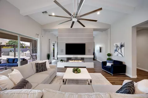 Living - 10420 E Trillium Ave, Mesa, AZ 85212 photo 5 of 8