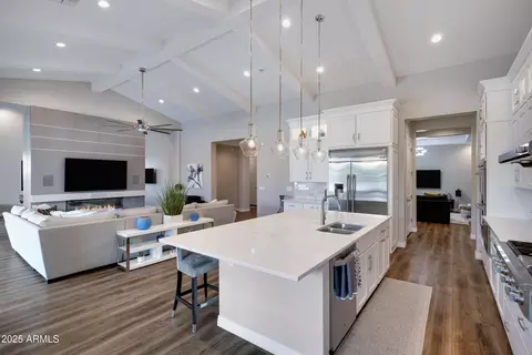 Kitchen - 10420 E Trillium Ave, Mesa, AZ 85212 photo 3 of 8