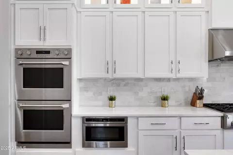 Kitchen - 10420 E Trillium Ave, Mesa, AZ 85212 photo 8 of 8