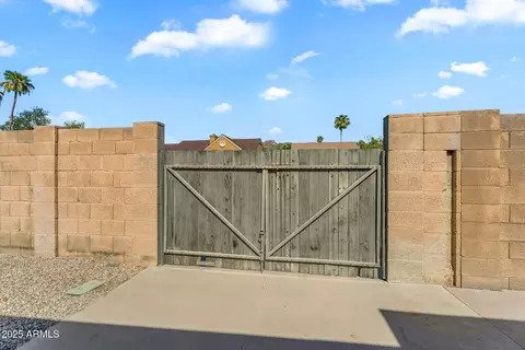 1368 E Wickieup Ln, Phoenix, AZ 85024 photo 24