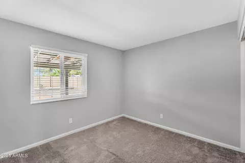1368 E Wickieup Ln, Phoenix, AZ 85024 photo 15