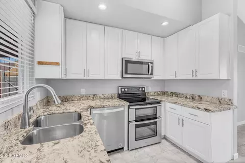 1368 E Wickieup Ln, Phoenix, AZ 85024 photo 34