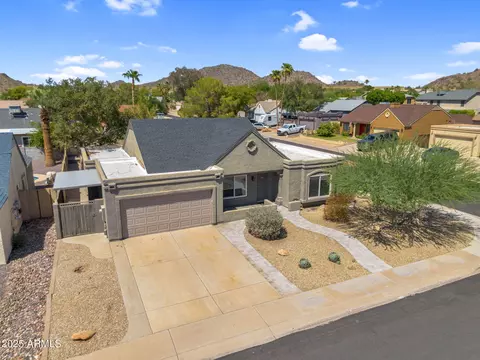 1368 E Wickieup Ln, Phoenix, AZ 85024 photo 56