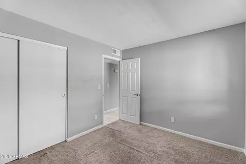 1368 E Wickieup Ln, Phoenix, AZ 85024 photo 12