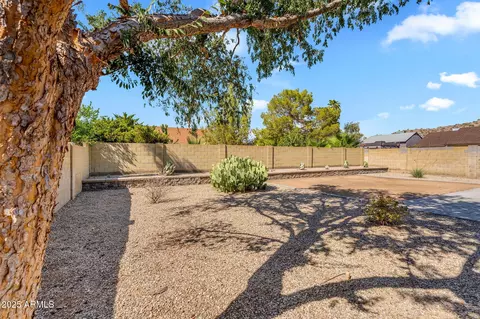1368 E Wickieup Ln, Phoenix, AZ 85024 photo 49