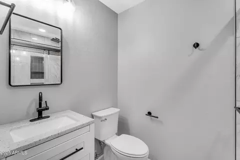 1368 E Wickieup Ln, Phoenix, AZ 85024 photo 8