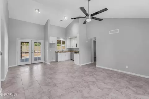 1368 E Wickieup Ln, Phoenix, AZ 85024 photo 3
