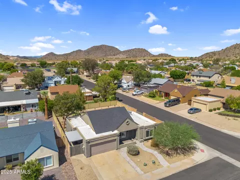1368 E Wickieup Ln, Phoenix, AZ 85024 photo 59