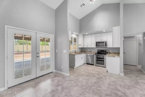 1368 E Wickieup Ln, Phoenix, AZ 85024 photo 32