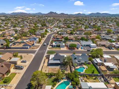 1368 E Wickieup Ln, Phoenix, AZ 85024 photo 70