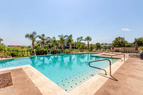 Exterior - 8 Biltmore Est #202, Phoenix, AZ 85016 photo 2 of 3