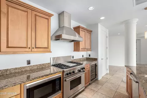 Kitchen - 8 Biltmore Est #202, Phoenix, AZ 85016 photo 3 of 3